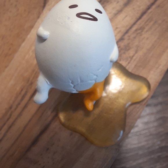 GUDETAMA Collectible "Check Before You Crack" - Picture 8 of 16